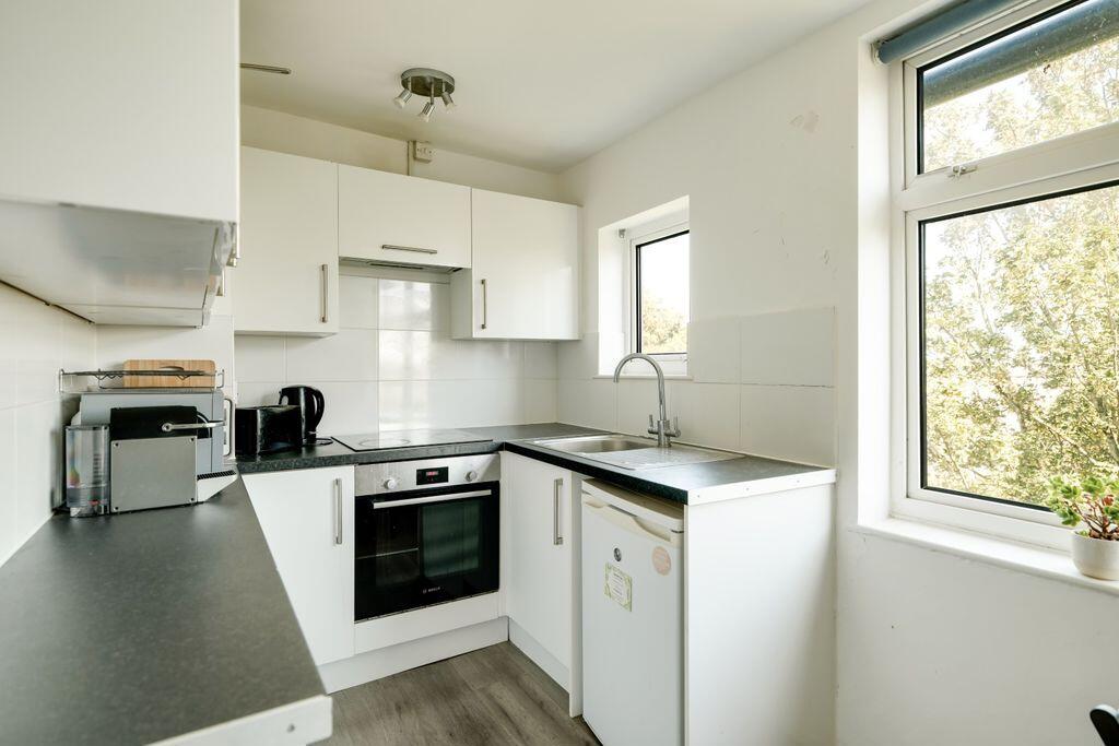 Apartment in Bristol - More