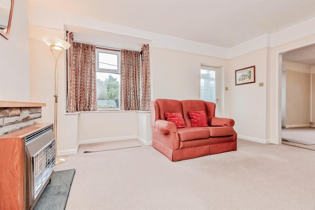 House in South Kesteven, Tallington - More