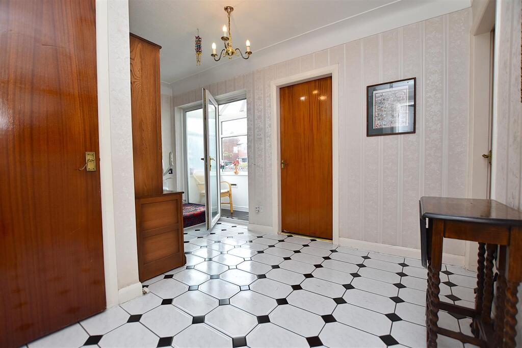 House in Wrexham, Maesydre, Acton - View 5