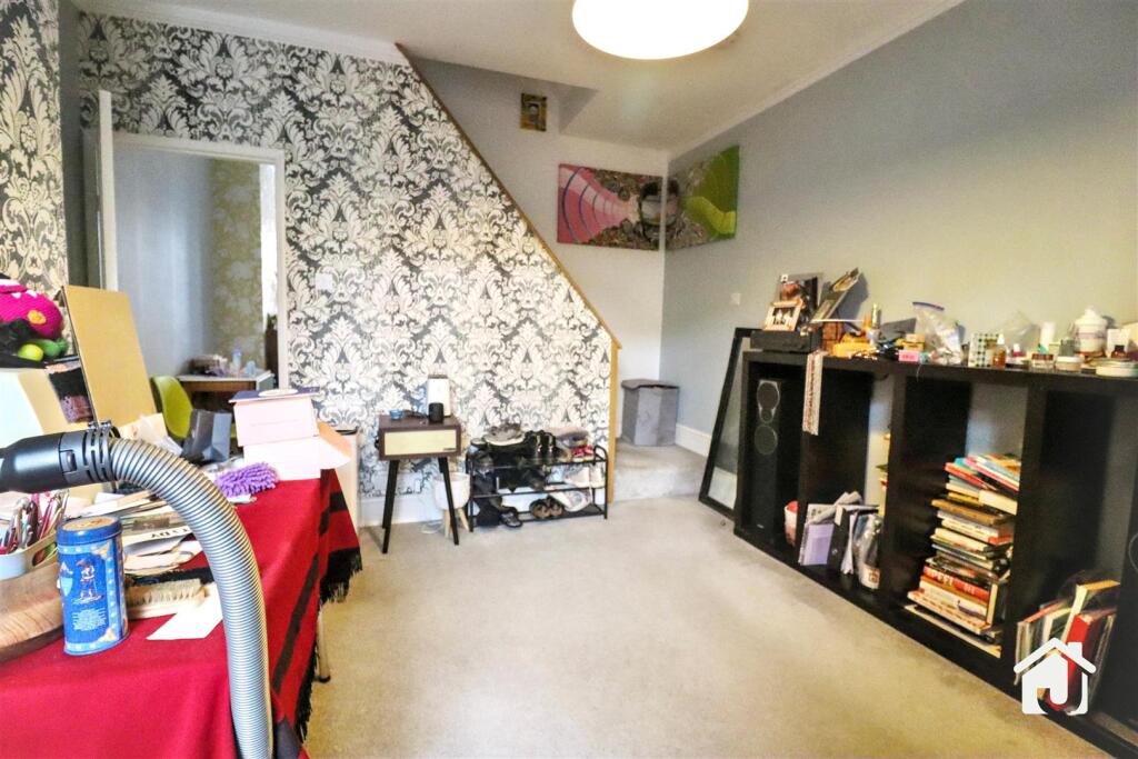 House in Leicester - More