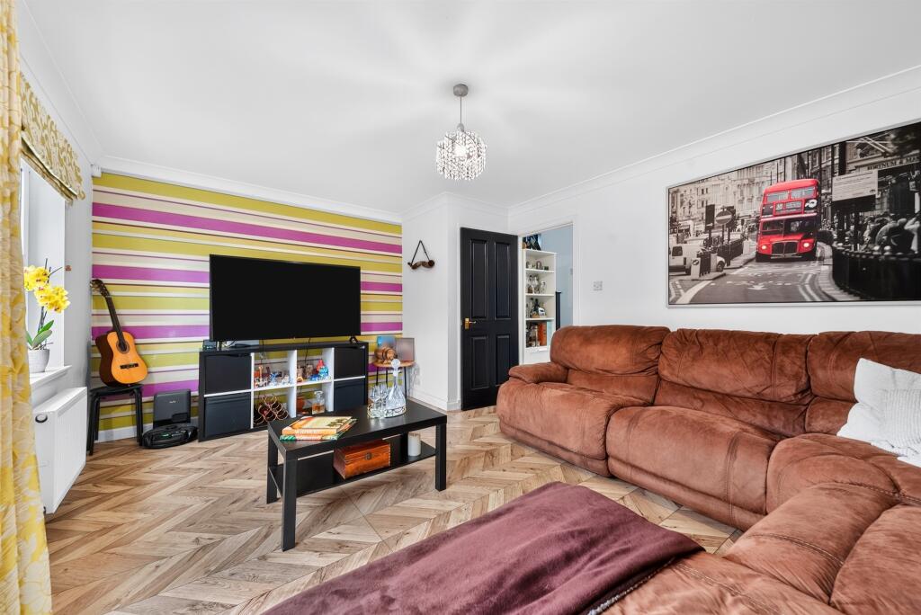 House in Newton Mearns, Ryelands, Netherplace Estate - View 3