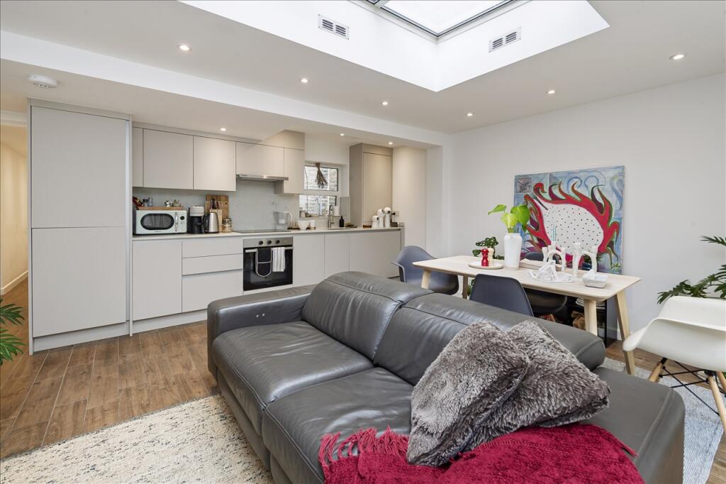 Apartment in London, Shepherd's Bush - More