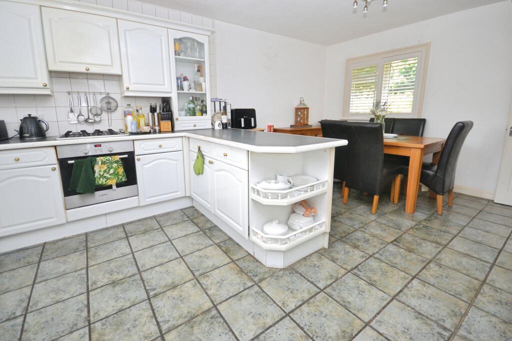 Darleydale, Southgate, Crawley, RH11 - View 6