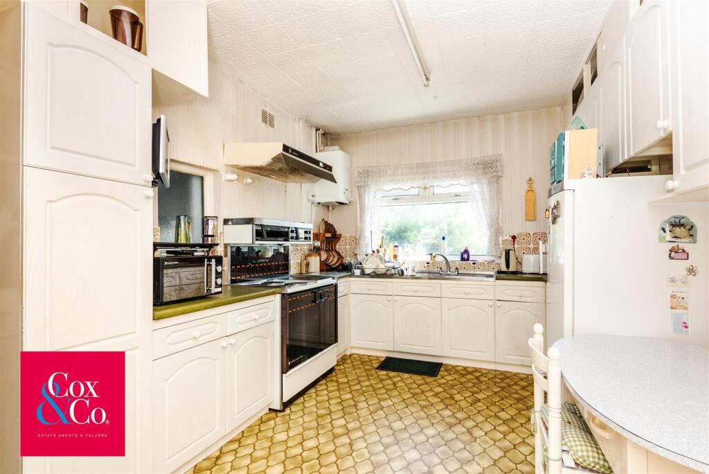 House in Hove, Hangleton - View 2