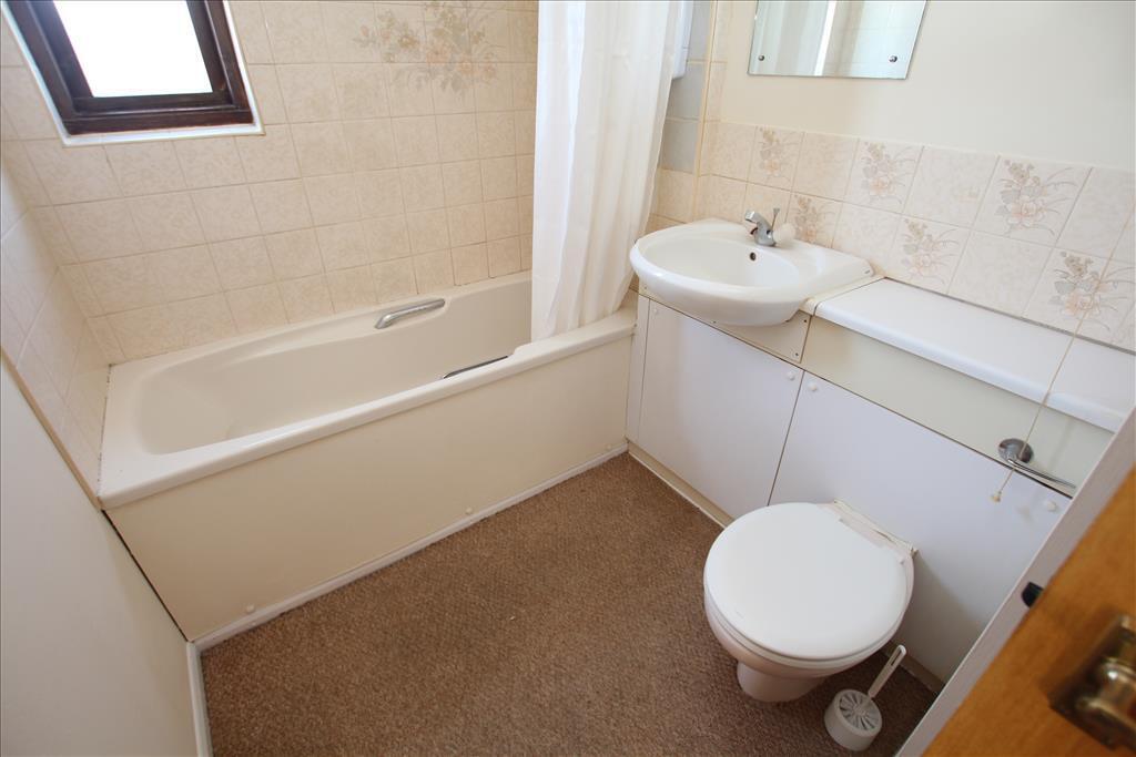 Willow Road, Potton, Sandy, SG19 photo 5