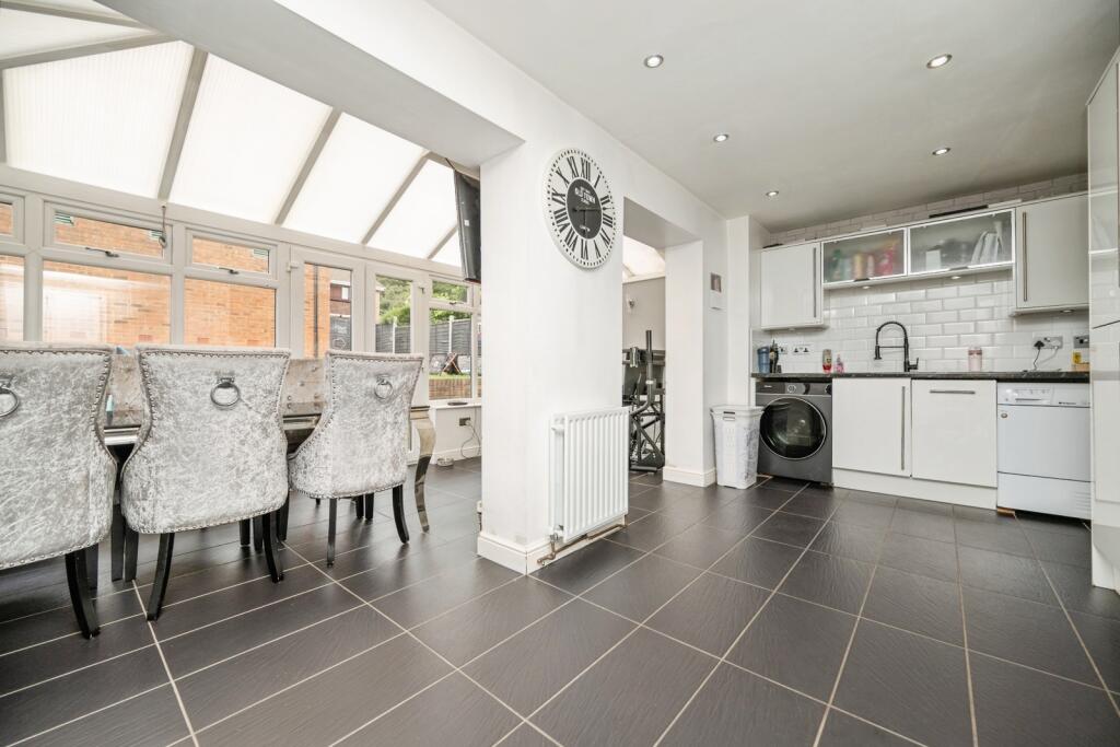 House in Dudley - View 4