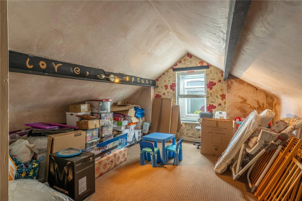 House in Wolverhampton, Tettenhall - More