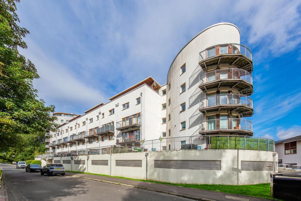Main image of property: Flat 3/2, 23, Lochburn Gate, Glasgow G20 0SN