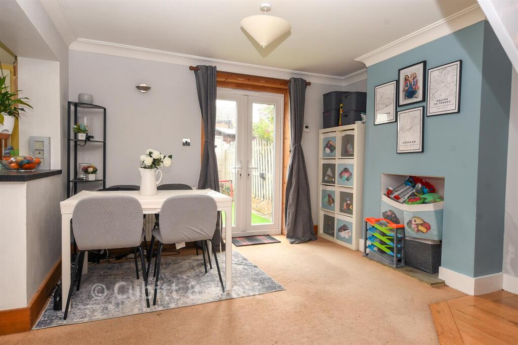 House in Horsham, New Town - View 4