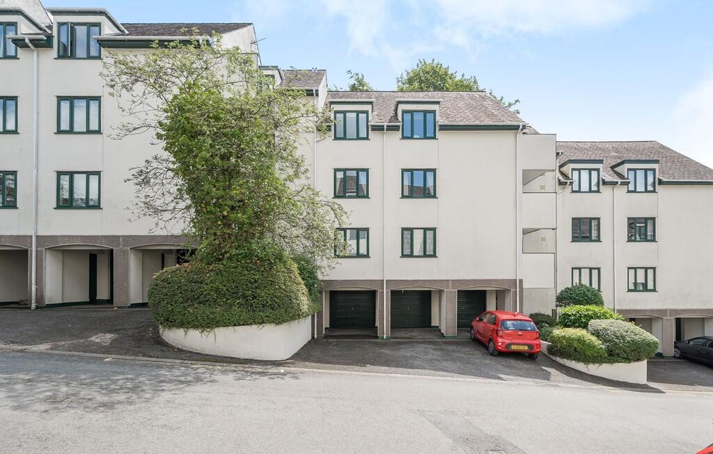 1-bed flat on 25A Quarry Rigg, Bowness-on-windermere, Cumbria LA23 3DG, £189,500