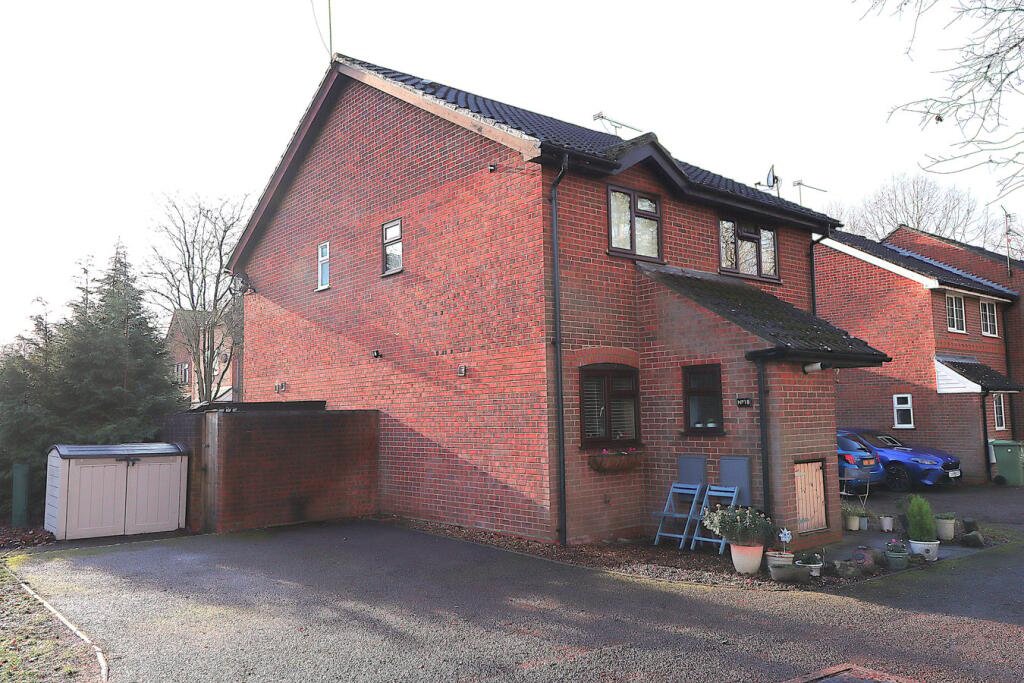 Main image of property: Herbs End, FARNBOROUGH, GU14