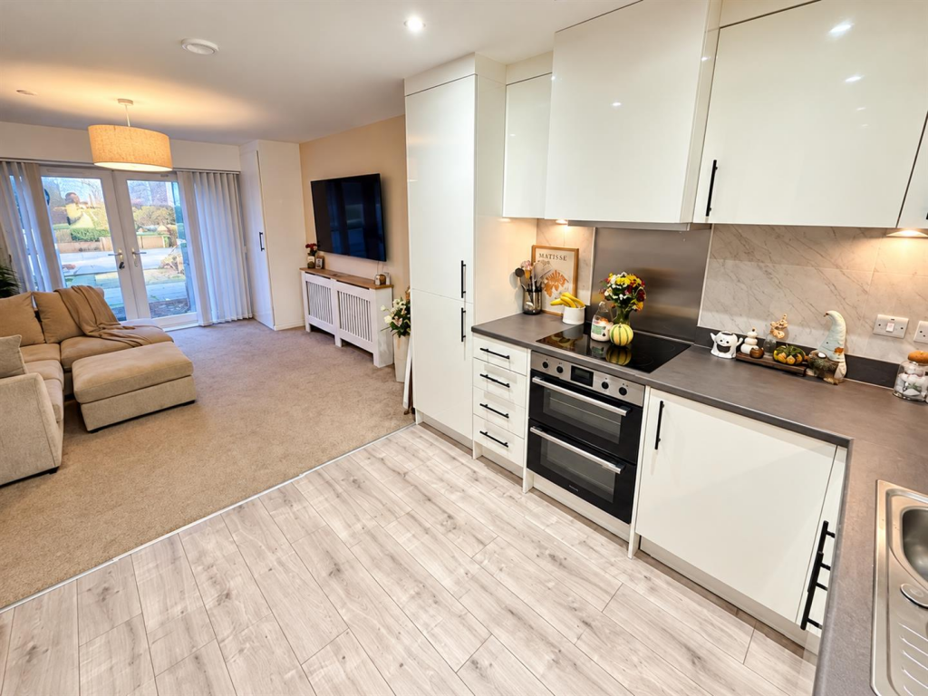 Apartment in Northampton, North Northamptonshire - More