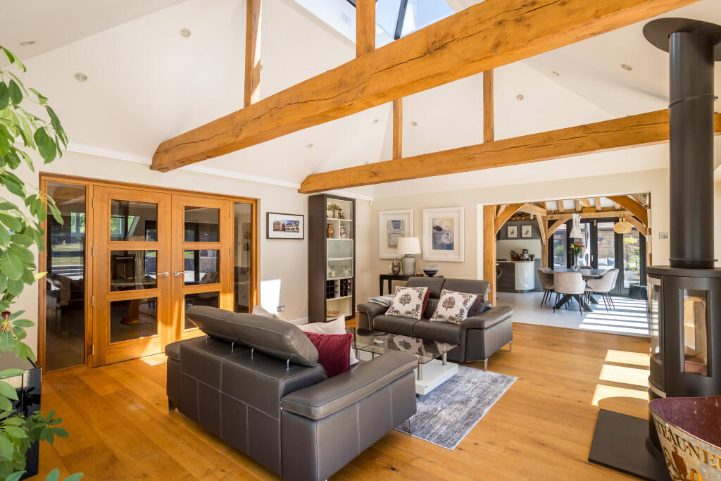 House in Hartfield - View 4