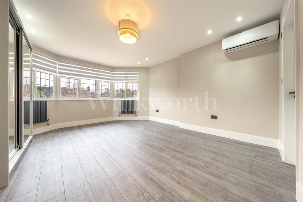 Apartment in London - View 3
