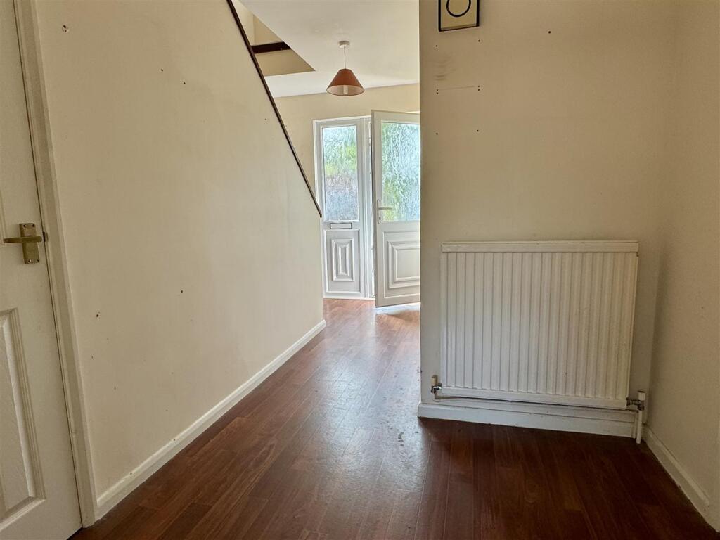 Henley Avenue, Ipswich photo 3