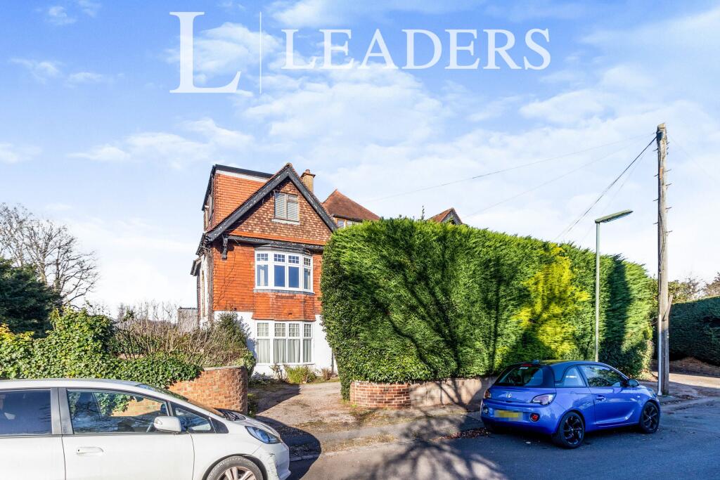Main image of property: Room 2 15 Ashdown Road, KT17