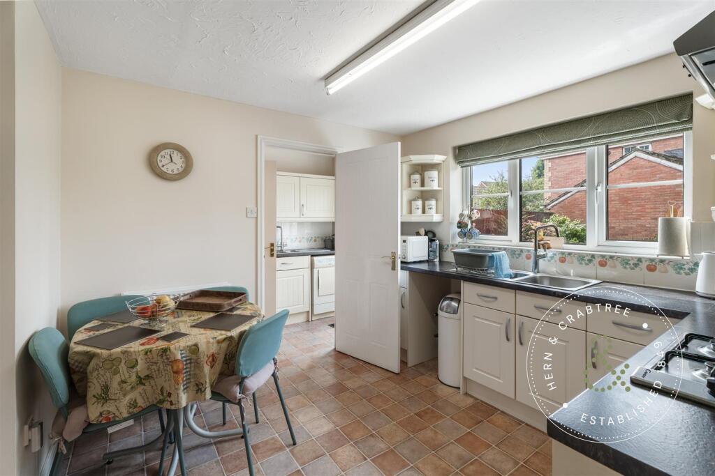 House in Cardiff, Caerau - View 4