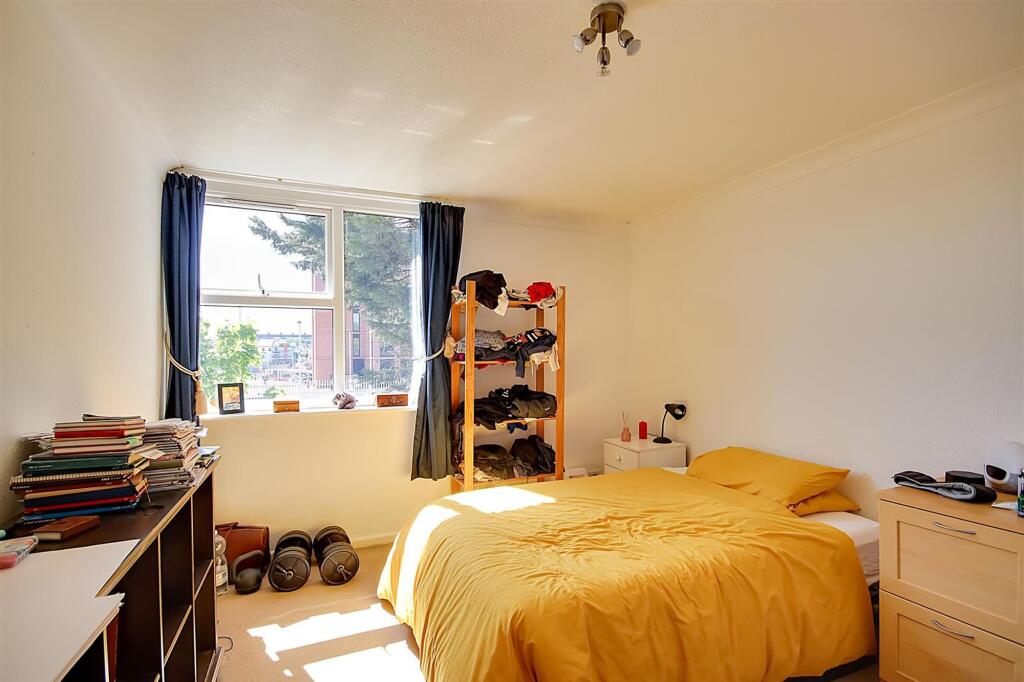 Apartment in Brighton - View 4