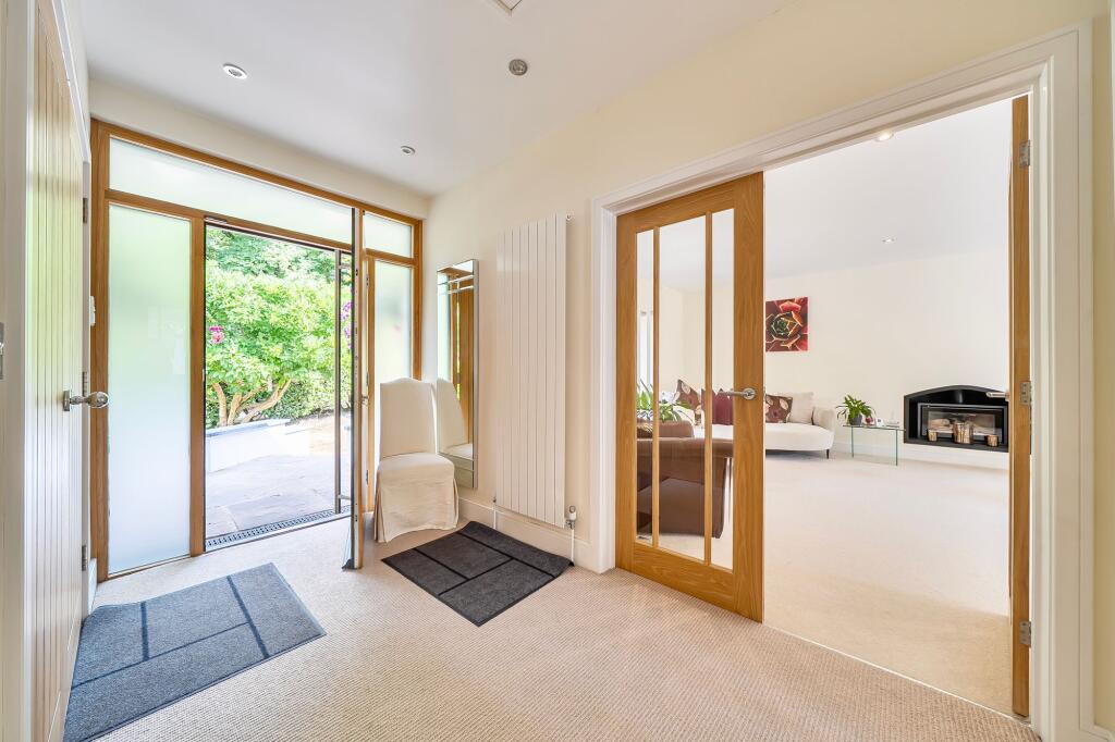 House in Tandridge, Woldingham - View 5