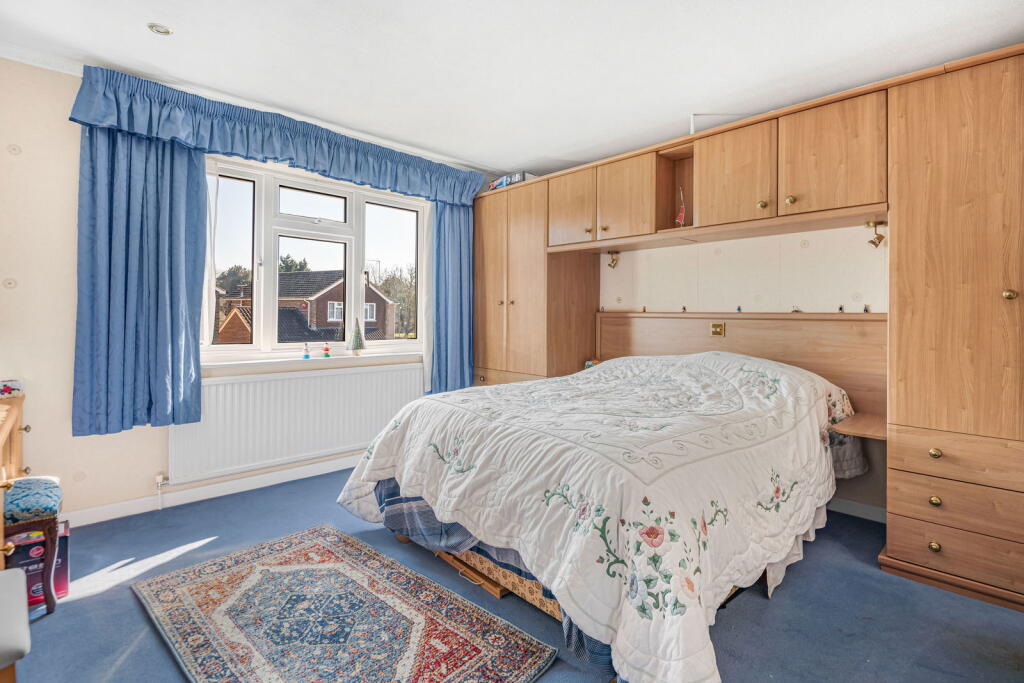 House in Guildford, Surrey - View 5