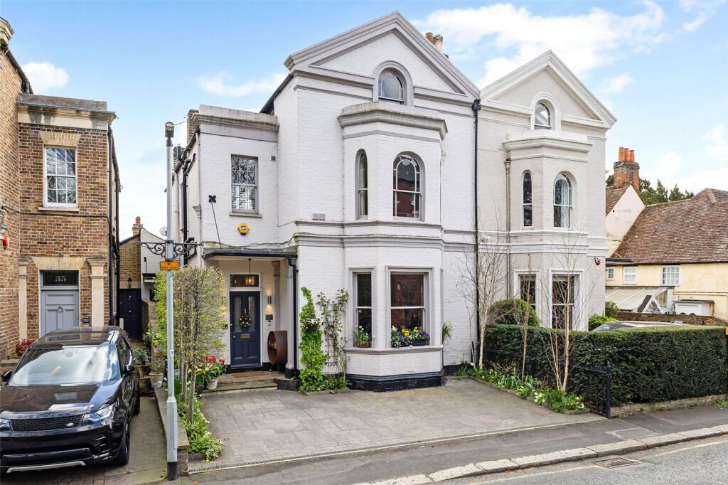 Main image of property: High Street, Datchet, Berkshire, SL3