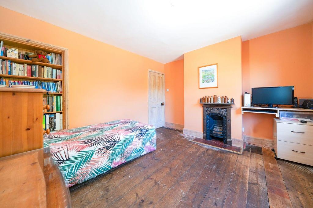 House in Richings Park, Iver - More