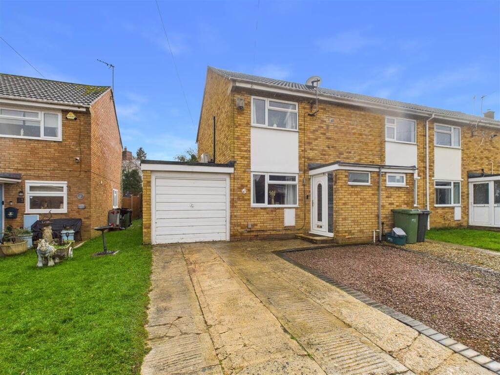 2-bed terraced on Brisbane, Stonehouse, £250,000