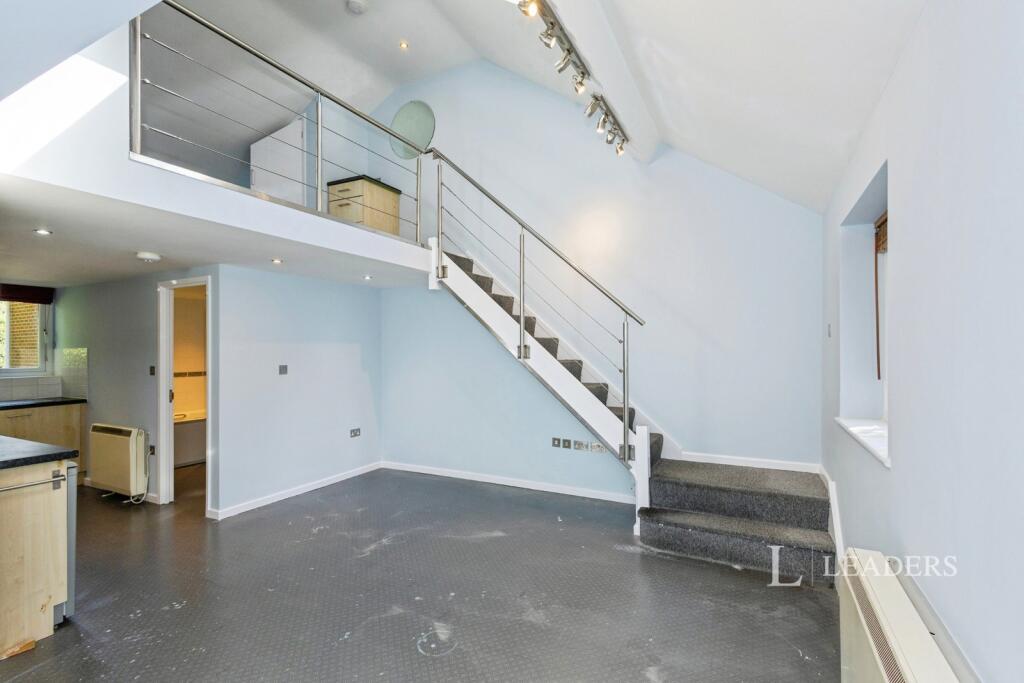 Apartment in Portsmouth - More