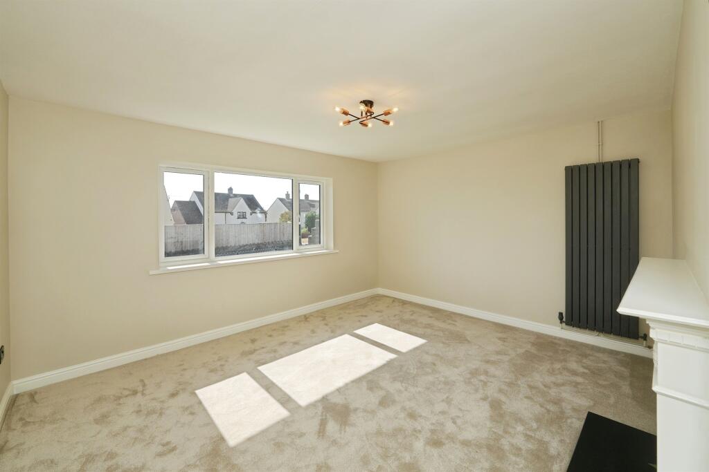 House in Newport - More