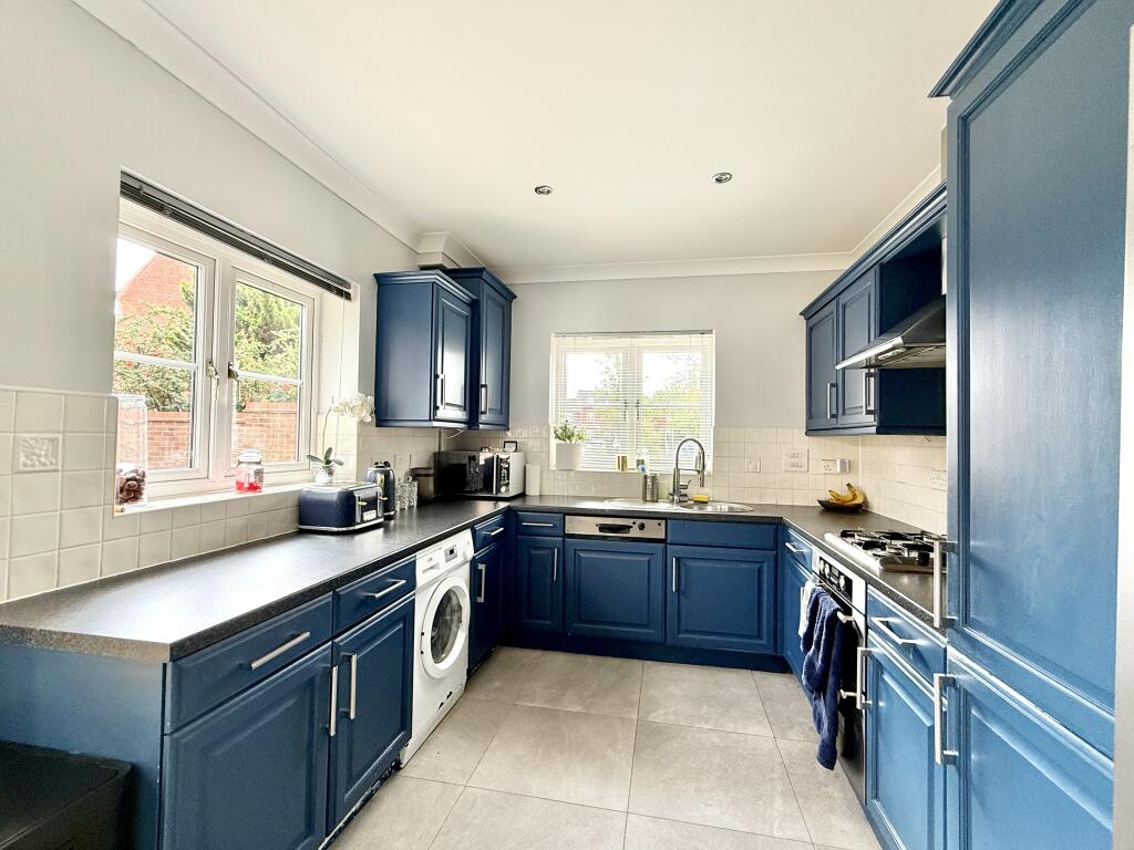 House in Stratford-on-Avon, Stratford-upon-Avon - View 4