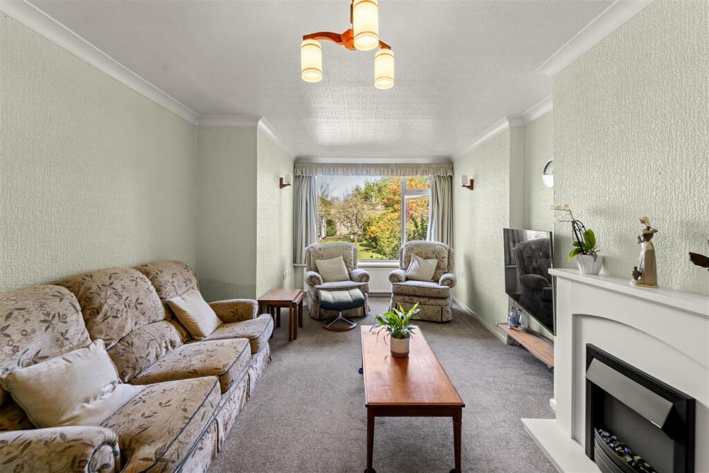Okehampton Crescent, Sale - View 4
