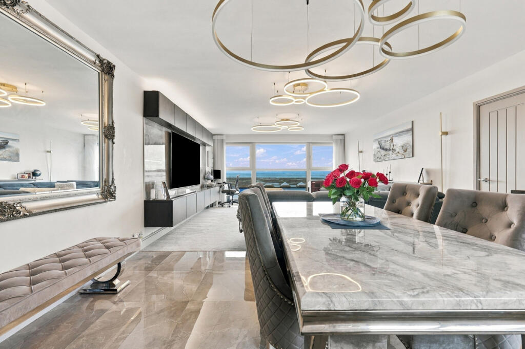 Apartment in Southend-on-Sea, Kursaal Estate, Southchurch - View 5