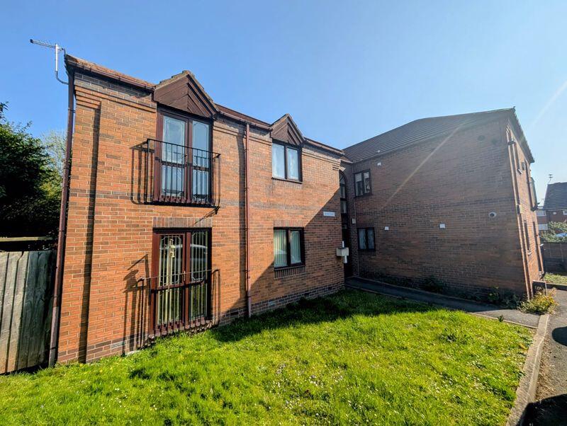 2-bed flat on Queens Court, Queens Road, Nuneaton, CV11 5NF, £107,500