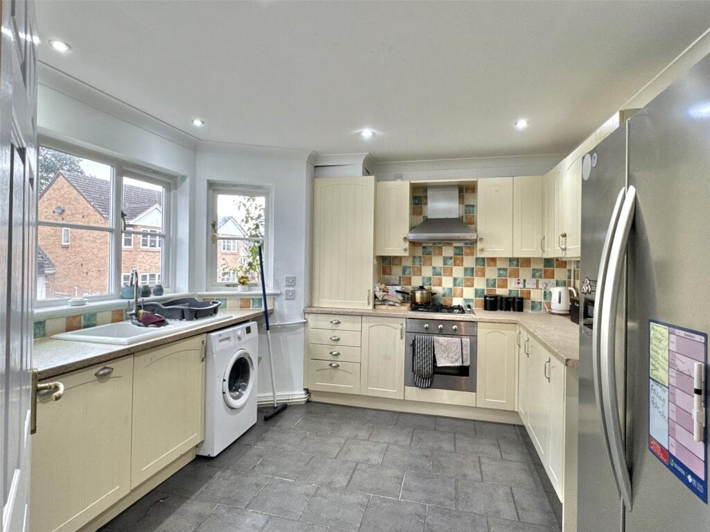 Hernog Close, Tremont Park, Llandrindod Wells, Powys photo 2