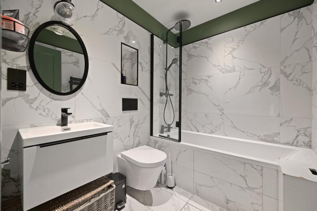 Apartment in London - More