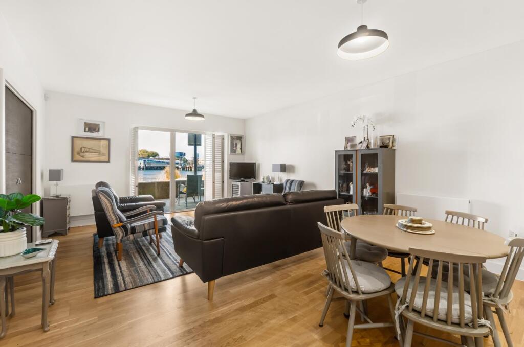 Apartment in Plymouth, Millbay - View 4