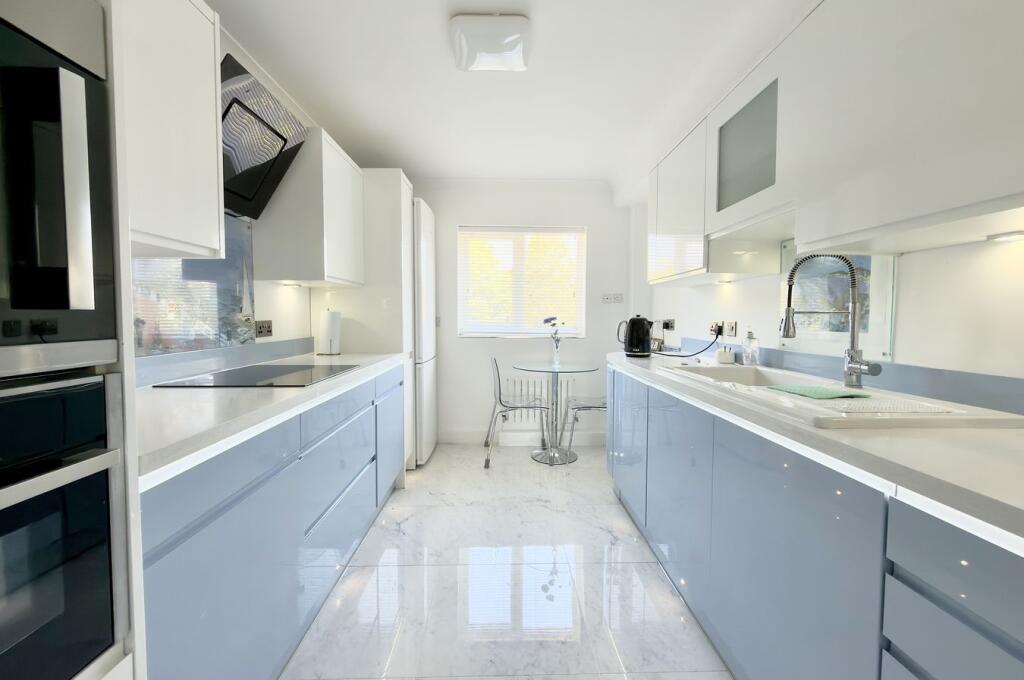 Apartment in Bournemouth - View 2
