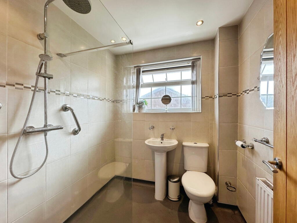 House in South Staffordshire, Perton - View 3