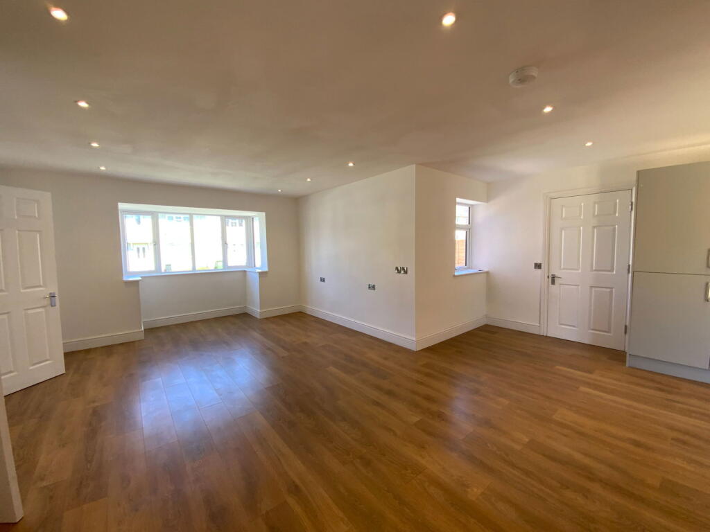 Additional image 4 of Hill Top Avenue, Halesowen, B62 9EH