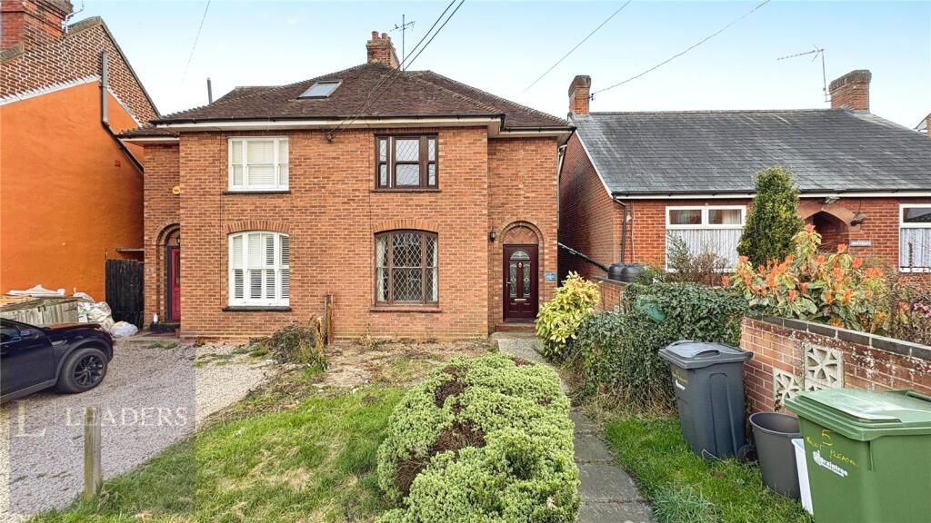 3-bed semi-detached on Mount Pleasant, Halstead, Essex, £260,000