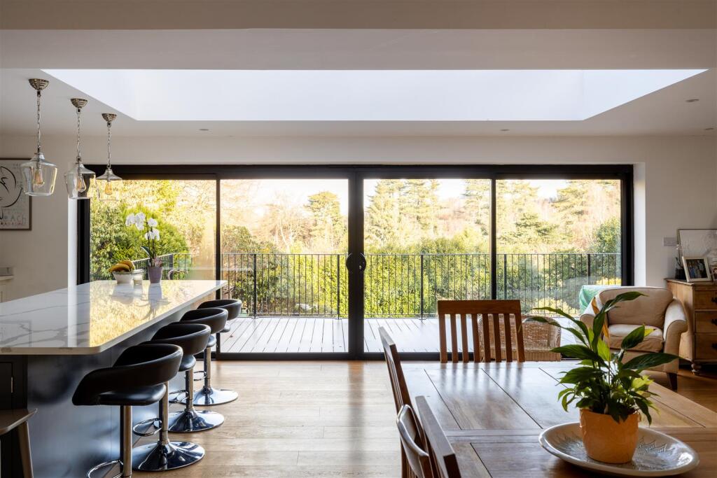 House in Reigate and Banstead, Surrey - View 3