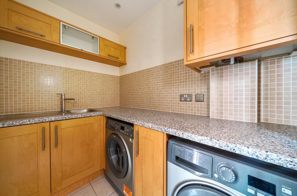 House in Guildford, Surrey - View 4