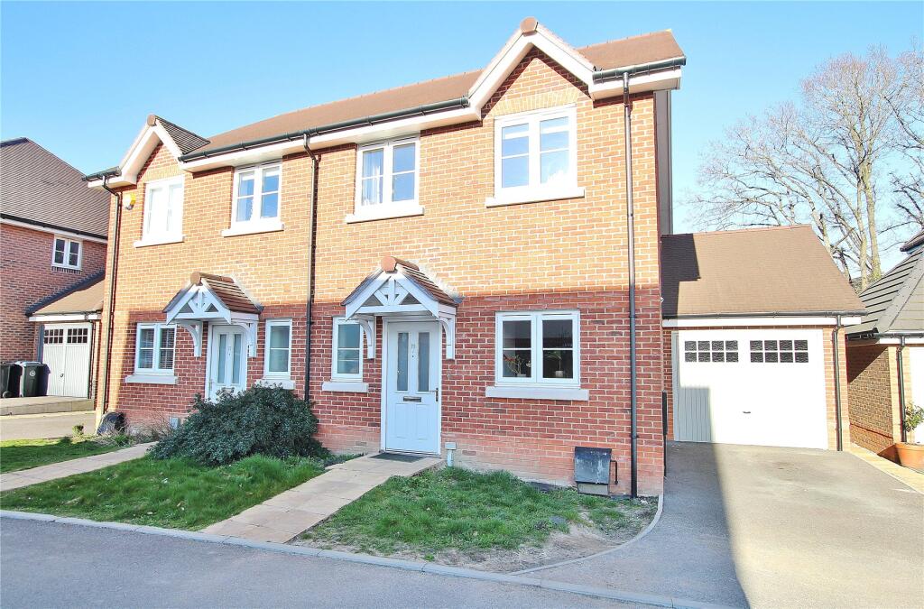 3-bed semi-detached on Kings Close, West End, Woking, Surrey, GU24, £595,000