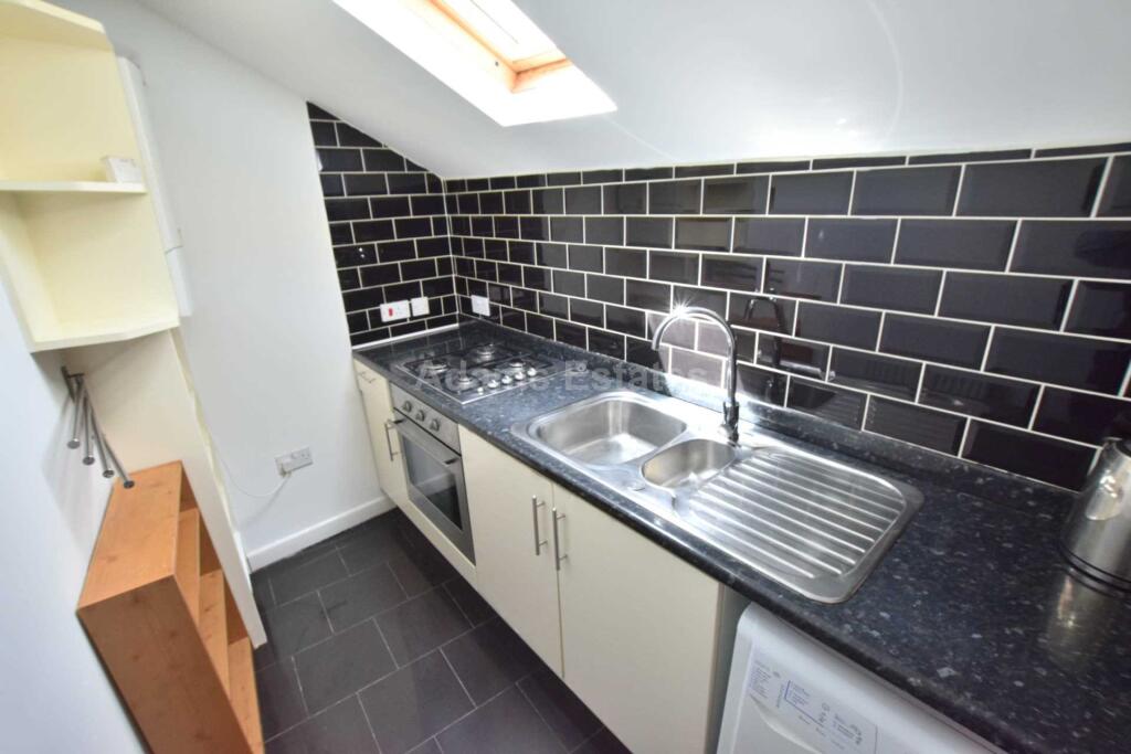 Apartment in Reading - View 4