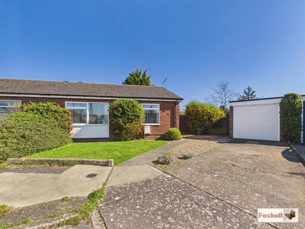 3-bed semi-detached on Felix Close, Kesgrave, Ipswich, £339,995