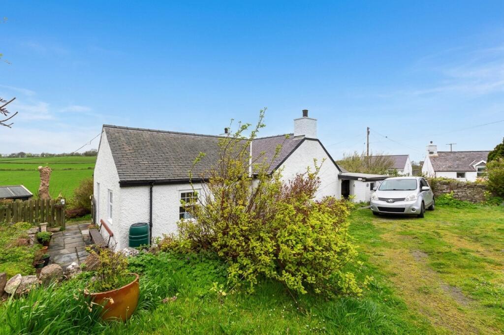 2-bed detached on Penmon, Beaumaris, Isle of Anglesey, LL58, £295,000