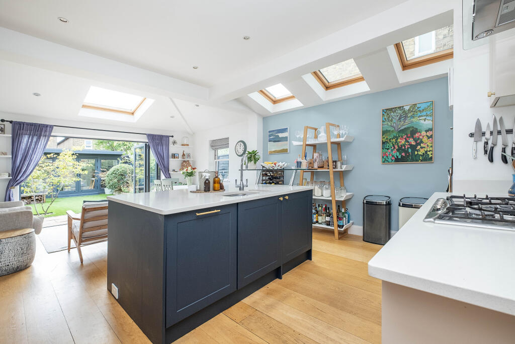 House in Kingston upon Thames - View 3
