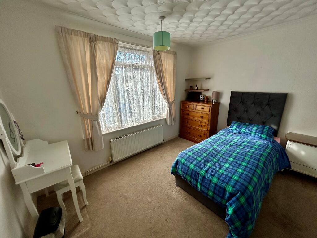 House in Southampton - More