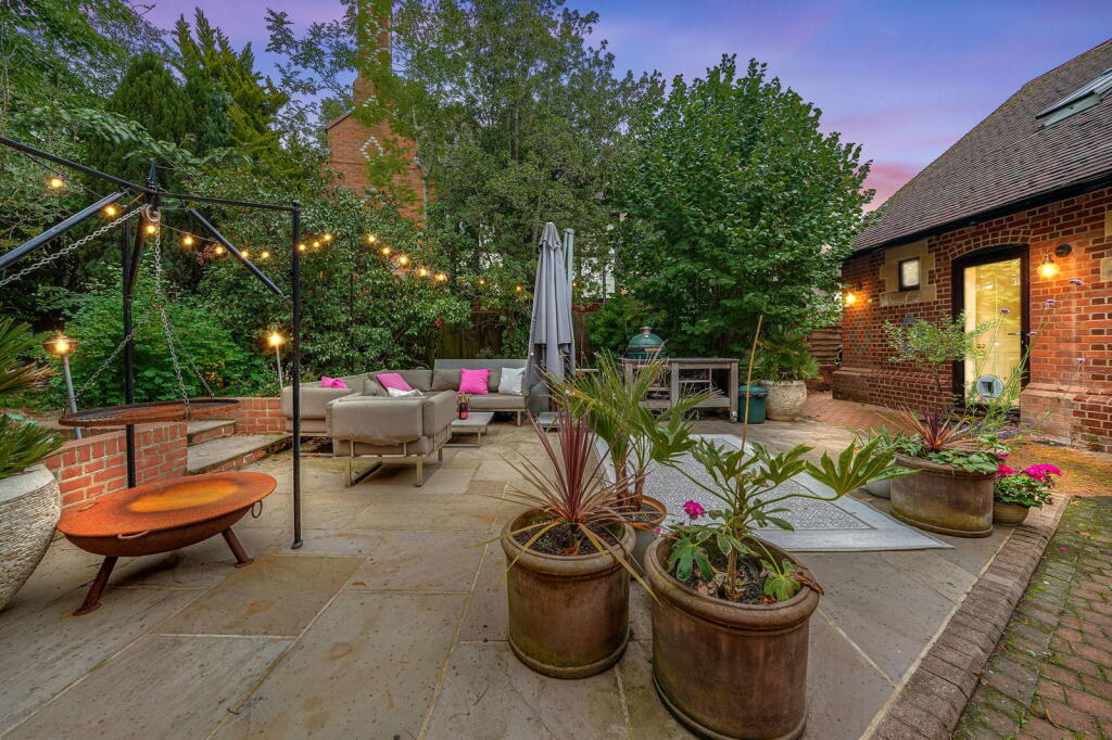 Main image of property: Kiln Lane, Tonbridge, TN11