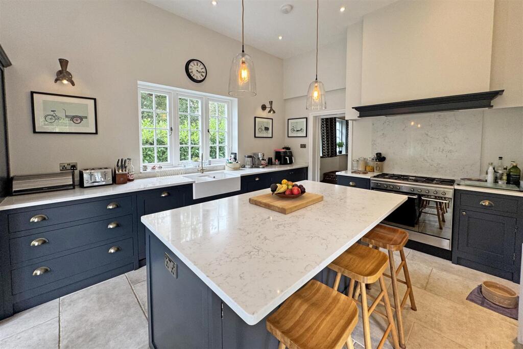 House in Guildford, Wanborough - View 4